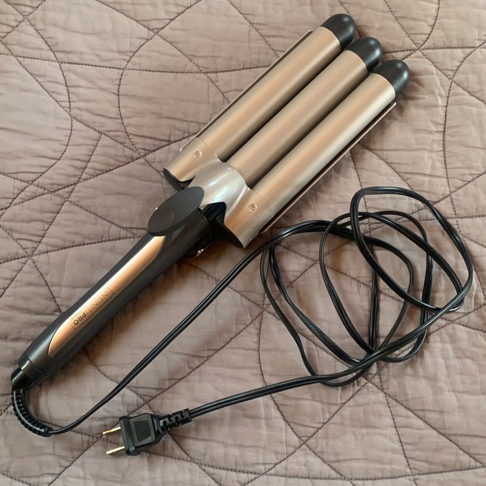 Conair InfinitiPRO 1in. triple-barrel tourmaline ceramic waver model S9